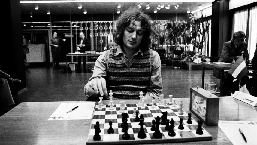 Elhunyt Jan Timman holland sakknagymester, aki 1993-ban világbajnoki döntőt játszott Karpovval