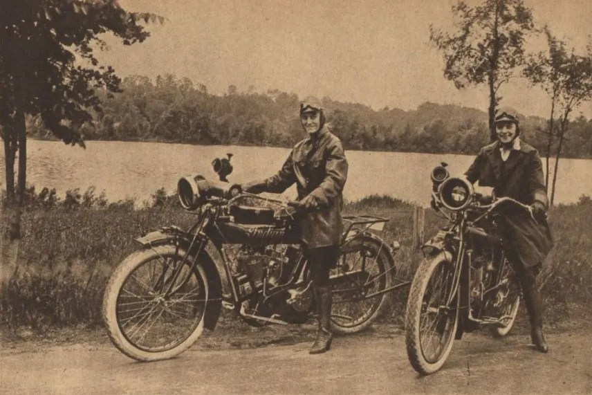 Keresztülmotorozták Amerikát a nővérek, hogy futárok lehessenek a világháborúban