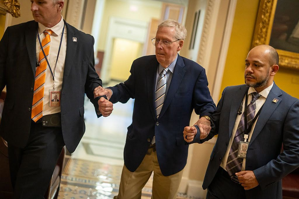 A Pokol Kapui kitárultak, várják Mitch McConnellt